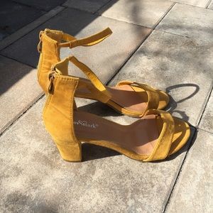 Mustard Heels, 3”